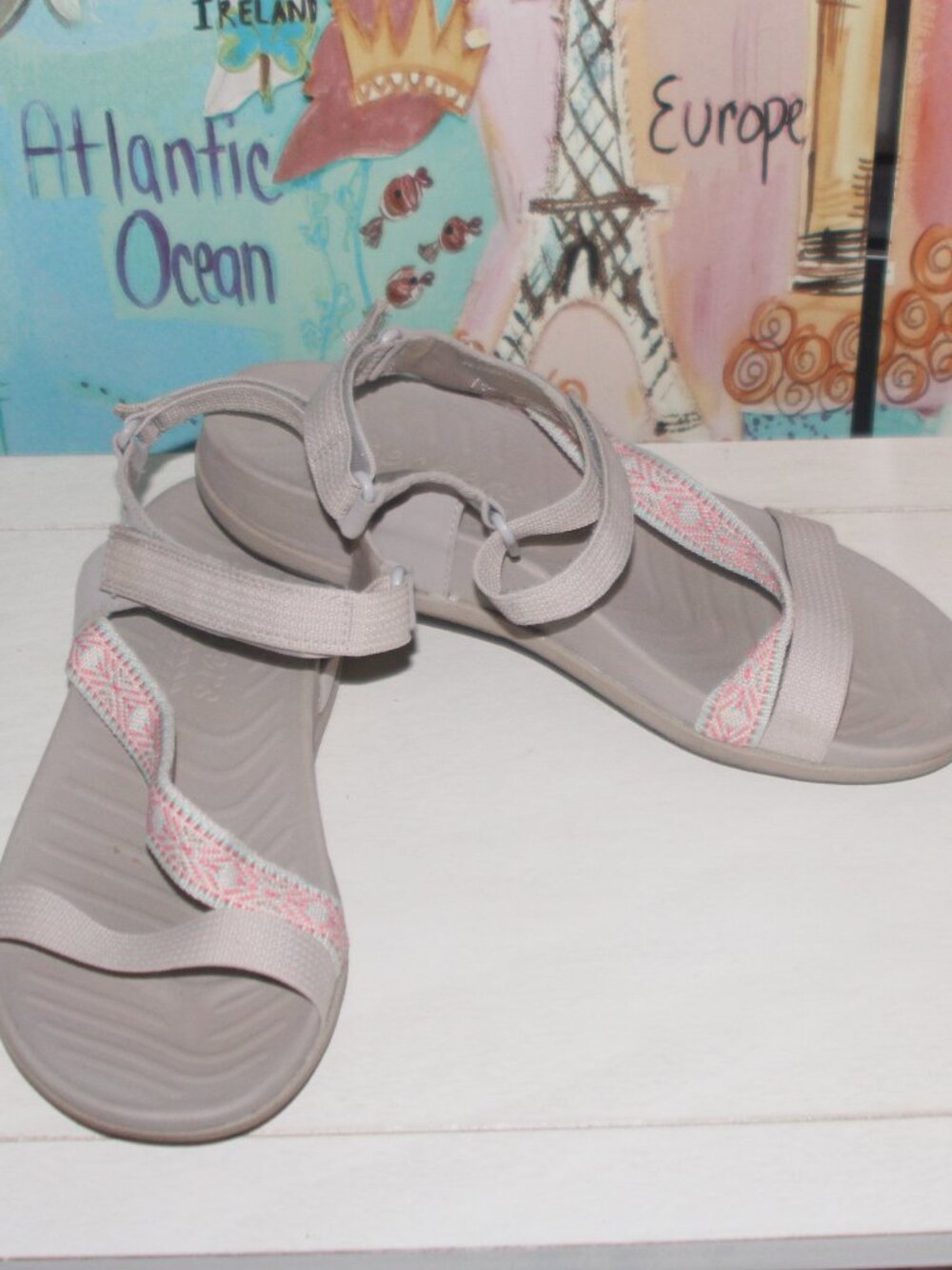 10a EUC LADIES SKECHER STRAPPY SANDALS - 8 - TAN
